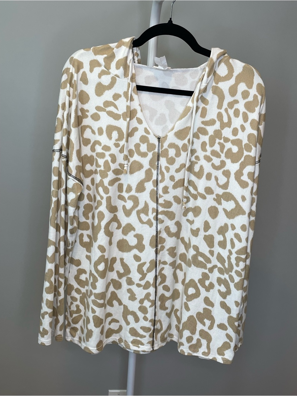 BiBi Beige and White Leopard-Print Hoodie - Medium